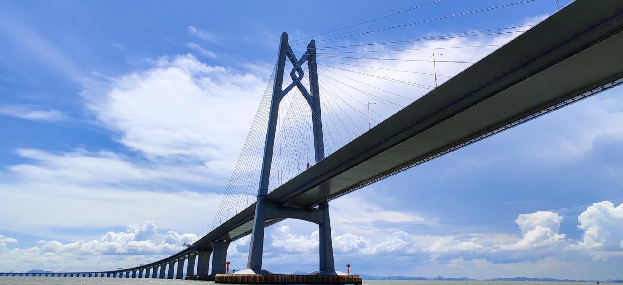 Crowne Plaza Macau By Ihg Hotel Kültér fotó The Yangzhou Yangtze Bridge